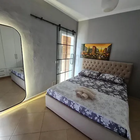 6th Floor Apartments, * 티라나
