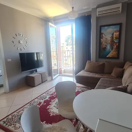 Apartman 6th Floor Apartments, *