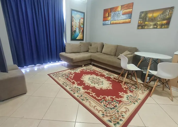 6th Floor Apartments, شقة تيرانا